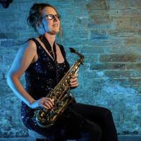 Shows / Artist Katie Saxophonist in Alicante VC
