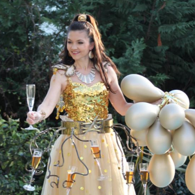 Shows / Artist Champagne stilt walker in Cannes Provence-Alpes-Côte d'Azur