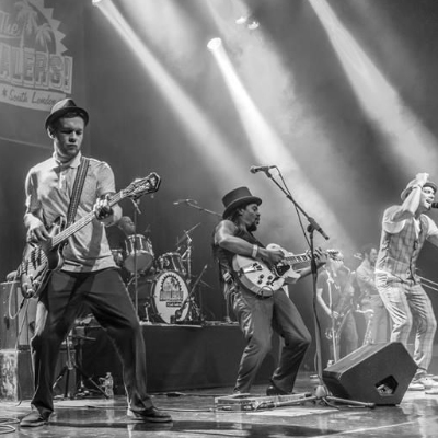 Shows / Artist The Dualers in London England