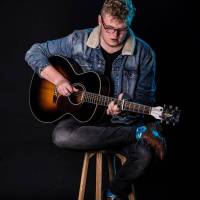Shows / Artist Tom - Singer-Guitarist in Bath England